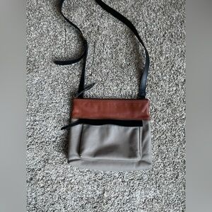 Fossil Woman’s Leather Crossbody Bag in gently used condition 3 diff colors